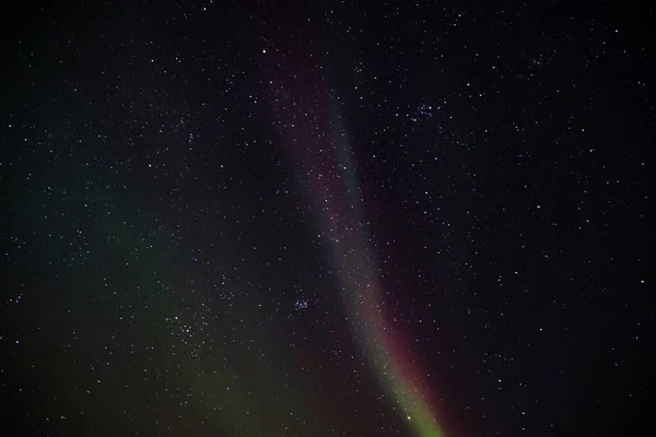 挪威Kvaloya地区星空中的Aurora Borealis令人惊叹的景象 — 图库照片