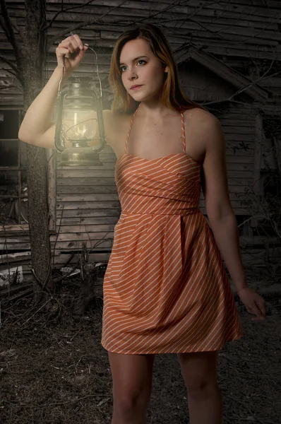 Vertical Shot Young Caucasian Female Vintage Lamp Looking Creepy House — ストック写真