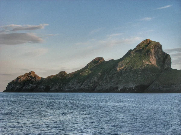 Eine Faszinierende Szenerie Hoher Berge Meer Schottland Großbritannien — Stockfoto