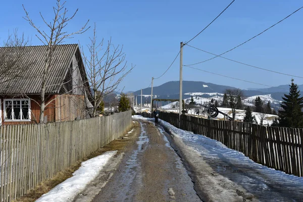 Una Strada Nella Zona Rurale Nelle Montagne Dei Carpazi Ucraina — Foto Stock