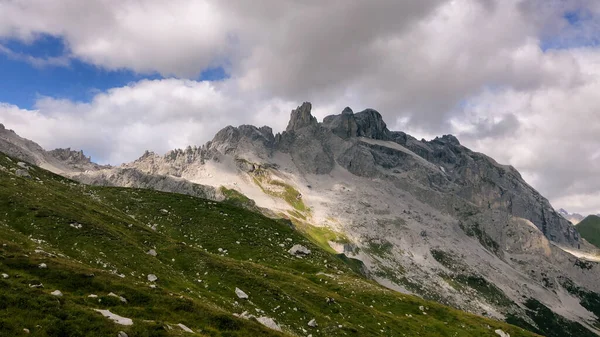 Uma Bela Foto Uma Paisagem Durante Dia Inverno — Fotografia de Stock