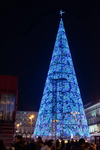 Madrid Španělsko Listopadu 2021 Noční Pohled Osvětlený Vánoční Stromek Puerta — Stock fotografie