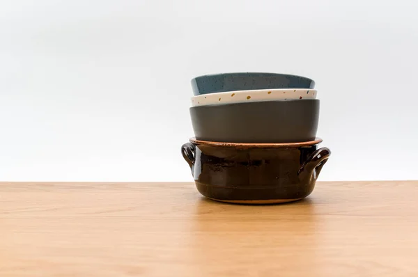 Isolated Earthenware Bowls Wooden Background Copy Space — Fotografia de Stock