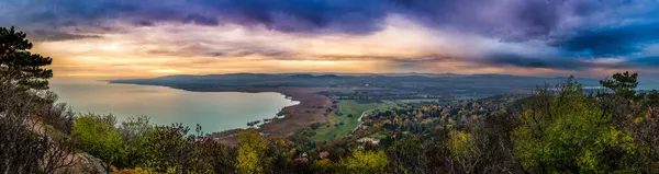 Blick Auf Den Sonnenuntergang Plattensee Der Abtei Tihany Ungarn — Stockfoto