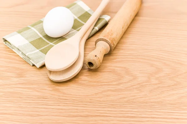 Natural Wood Kitchen Utensils Table Napkin Wooden Background Copy Space — Stock Photo, Image