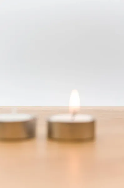 Fehér Illatosított Viaszos Tealámpák Sora Fából Készült Asztallapon Fénymásoló Felülettel — Stock Fotó