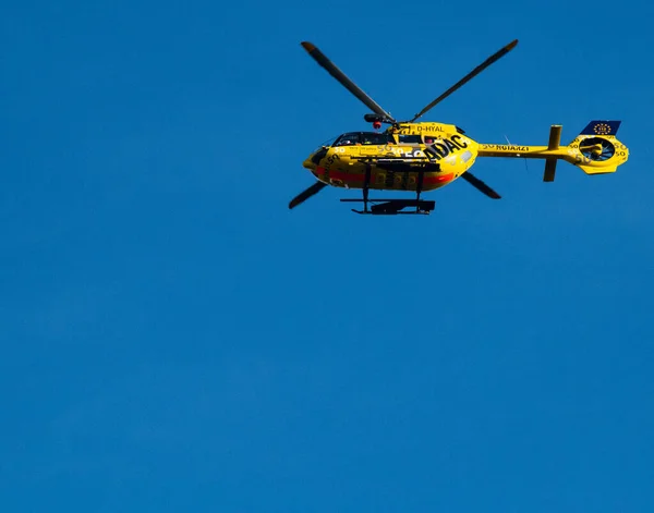Munich Germany Nov 2021 Shot German Rescue Helicopter Blue Sky — Stock Photo, Image