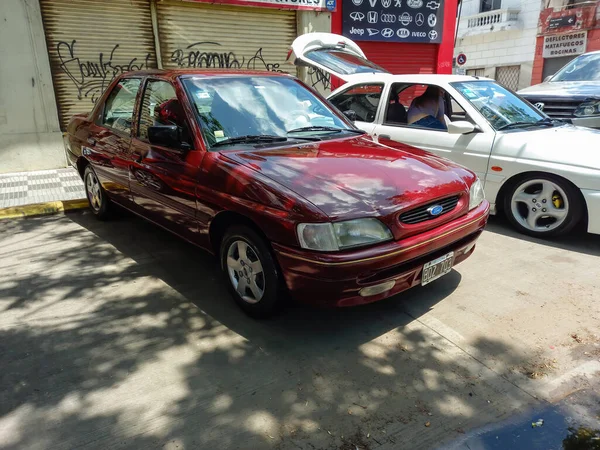 Buenos Aires Argentina Lis 2021 Czerwony Ford Escort Czterodrzwiowy Sedan — Zdjęcie stockowe