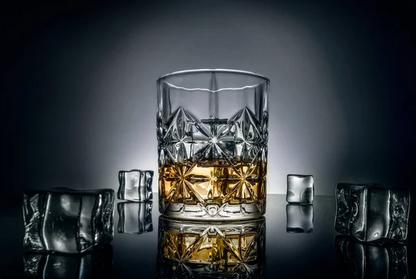 Whisky Glass Reflective Surface Ice — стоковое фото