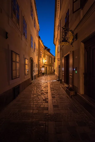 Plan Vertical Une Vue Nuit Ville Gyor Hongrie — Photo