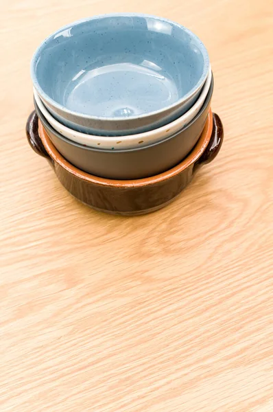 Isolated Earthenware Bowls Wooden Background Copy Space — Zdjęcie stockowe