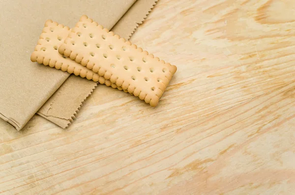 Natural Bio Organic Dry Crispy Biscuits Kraft Paper Rustic Wooden — ストック写真