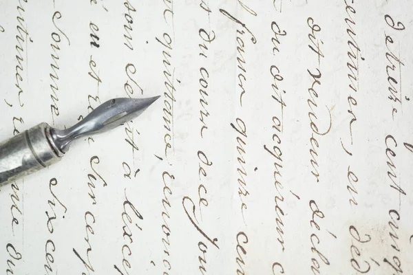 Különböző Régimódi Írási Technikák Mintáinak Sorozata Különböző Ceruzatartókkal Kalligráfiahegyekkel Papírokkal — Stock Fotó