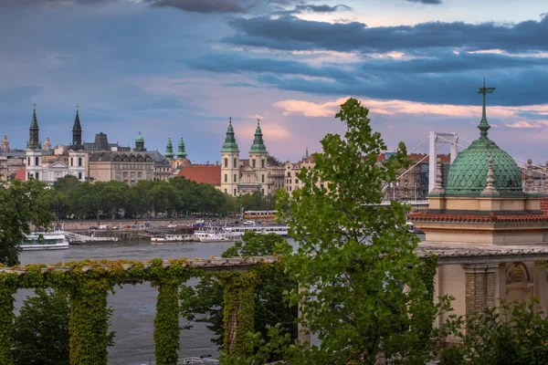 Vacker Utsikt Över Budapest Stad Ungern Solnedgången — Stockfoto