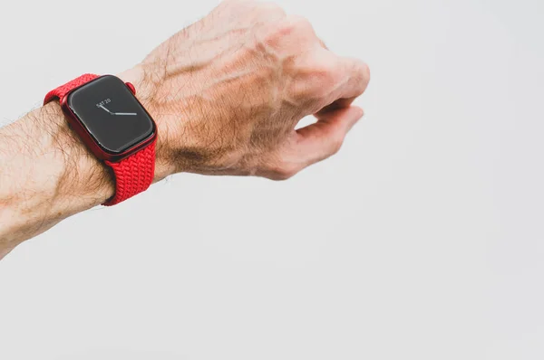 Inverigo Italia Noviembre 2021 Muñeca Hombre Con Producto Apple Reloj — Foto de Stock