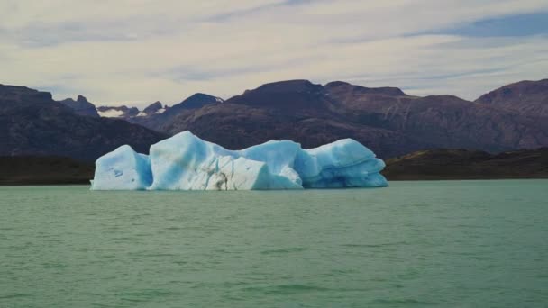 Glaciärlagun Färöarna Chile — Stockvideo