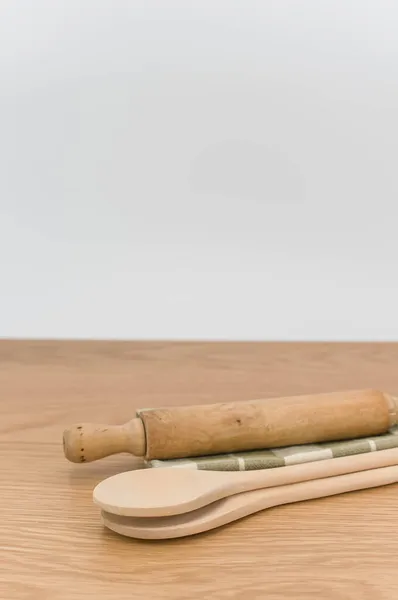 Natural Wood Kitchen Utensils Table Napkin Wooden Background Copy Space — Stock Photo, Image