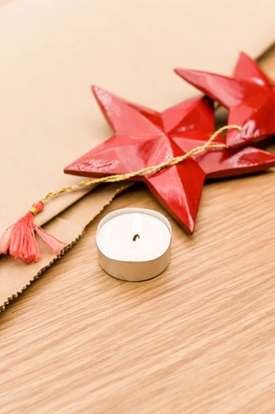 Estrella Madera Decorativa Pintada Rojo Luz Sobre Fondo Madera Con — Foto de Stock