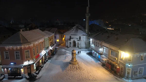 Uma Vista Aérea Cidade Coberta Neve Durante Tempestade Neve Noite — Fotografia de Stock