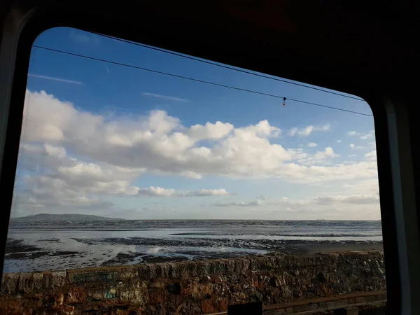 Dublin Irlanda Nov 2019 Paisaje Marino Visto Través Ventana Tren —  Fotos de Stock