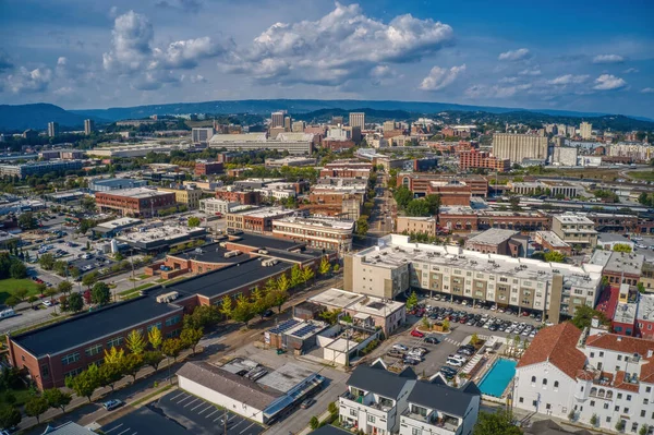 Aerial View Downtown Chattanooga Dense Buildings Blue Sky Fluffy Clouds — 图库照片