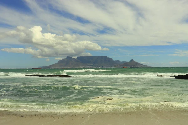 Landscape Table Mountain Surrounded Sea Cloudy Sky South Africa — Stok fotoğraf