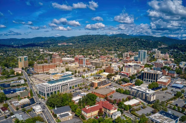 Aerial View Asheville Dense Buildings Blue Sky Fluffy Clouds North — Zdjęcie stockowe