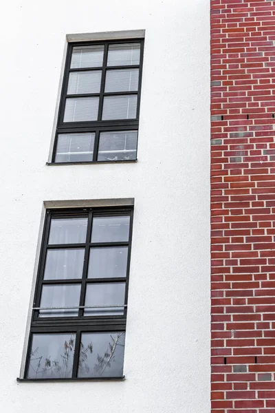 Schöne Aufnahme Eines Mehrfamilienhauses — Stockfoto