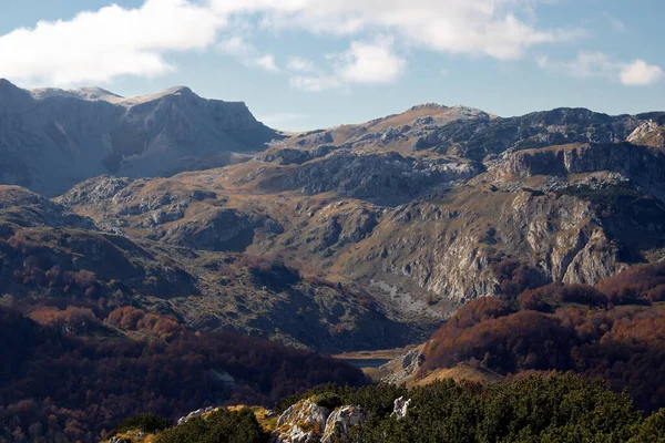 Ein Faszinierender Blick Auf Eine Wunderschöne Berglandschaft — Stockfoto