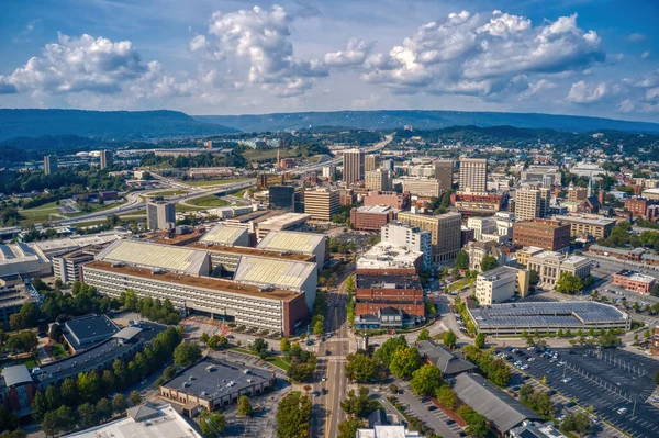 Aerial View Downtown Chattanooga Dense Buildings Blue Sky Fluffy Clouds — Stok fotoğraf