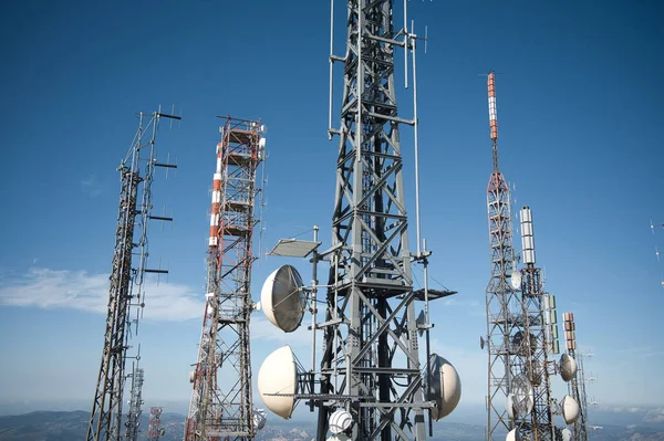 Telecommunication Towers Cloudy Sky — Fotografia de Stock