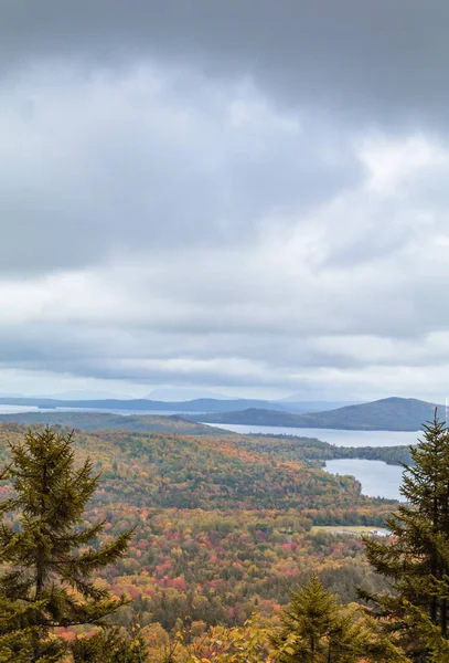 Vertical Shot Moosehead Lake Early Fall Foliage Maine United States — Stok fotoğraf