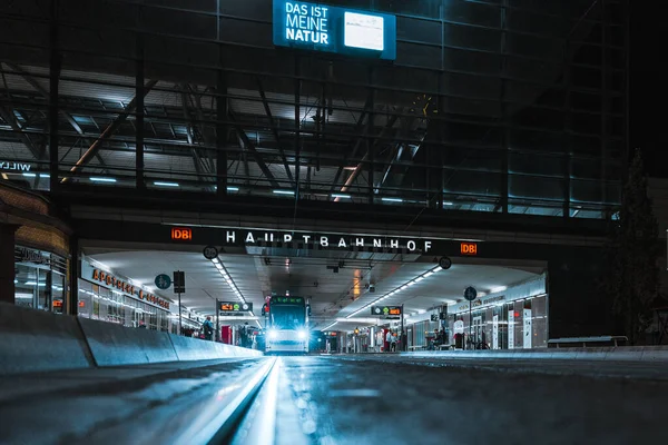 Erfurt Germania Ottobre 2020 Una Stazione Tram Con Luci Notte — Foto Stock