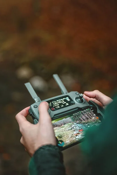 Vertical Shot Person Controlling Camera Drone Controller Outdoor —  Fotos de Stock