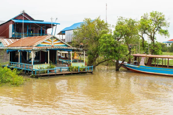 Kampong Phluk Kambodien Aug 2017 Holz Und Metallhäuser Und Gebäude — Stockfoto