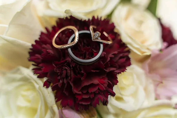 Closeup Shot Beautiful Wedding Bouquet Rings — Photo