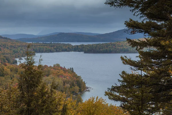 Θέα Της Λίμνης Moosehead Πρώιμο Φύλλωμα Πτώση Maine Ηνωμένες Πολιτείες — Φωτογραφία Αρχείου