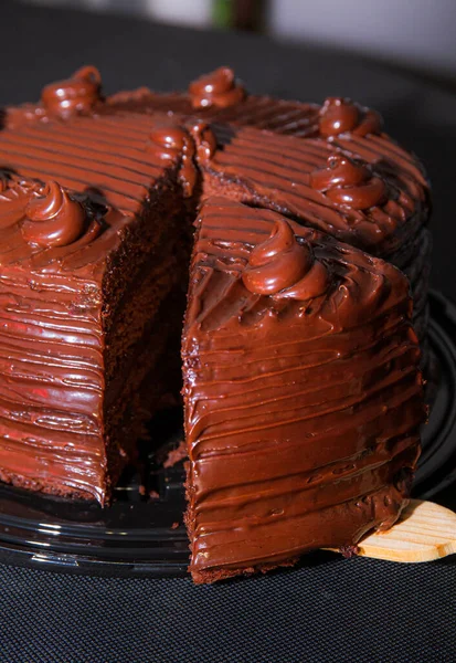 Lezzetli Lezzetli Bir Çikolatalı Pastanın Yakın Çekimi — Stok fotoğraf