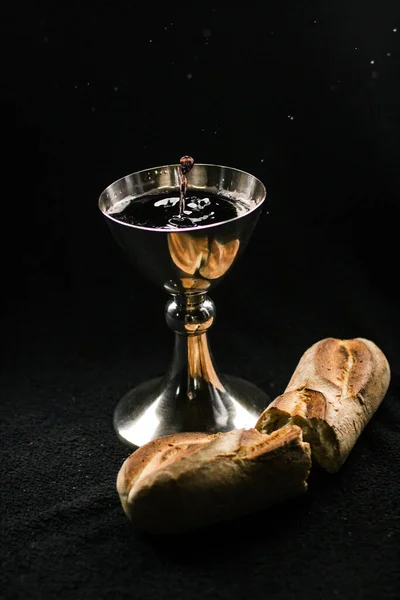 Chalice Wine Freshly Baked Bread Dark Background Surface Holy Communion — 스톡 사진