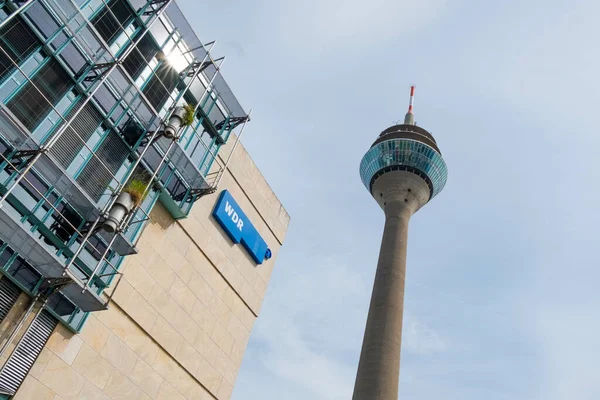 Dusseldorf Alemania Octubre 2021 Una Toma Ángulo Bajo Torre Televisión —  Fotos de Stock