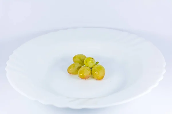 Closeup Shot Some White Grape White Plate — Fotografia de Stock