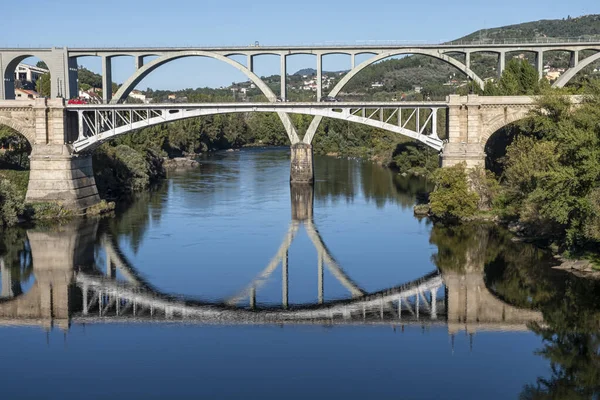 Vertical Shot Decorative Arch Bridge Minho River Galicia Spain — Stockfoto