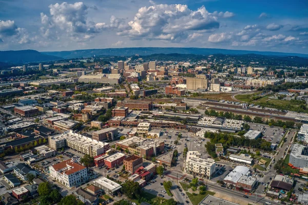 Aerial View Downtown Chattanooga Dense Buildings Blue Sky Fluffy Clouds — Stok fotoğraf