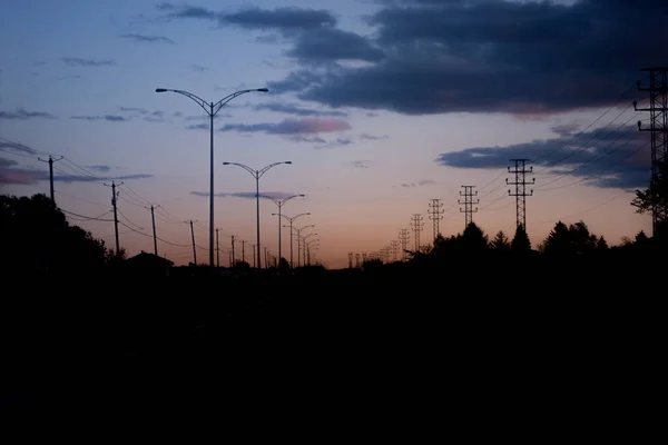 Uma Vista Paisagem Das Linhas Elétricas Noite — Fotografia de Stock