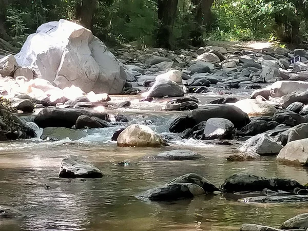 Many Stones Rocks River Daytime — стоковое фото