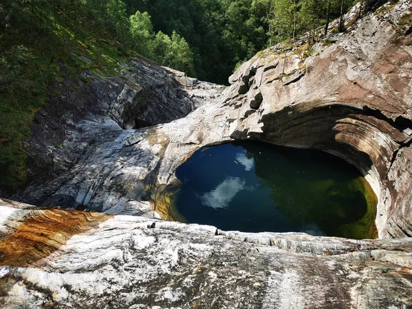 Beutiful Shot Small Lake Mountains — Stock fotografie