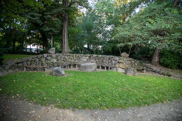 Green Park Benches — 스톡 사진