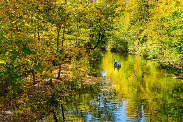 Milton Canadá Octubre 2021 Barco Pesca Arroyo Livingston Park Entre — Foto de Stock