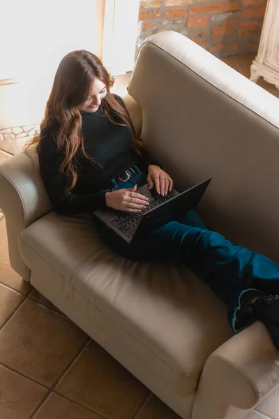 Vertical Shot Young Ginger Haired Young Girl Working Her Laptop — стоковое фото