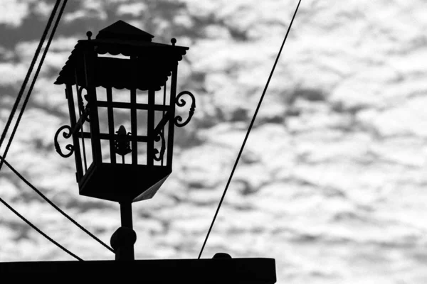 Grayscale Shot Street Lantern Cloudy Sky Copy Space — стоковое фото